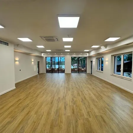 Osrodek Wczasowy Ostrow Pieckowski Piecki (Warmian-Masurian)