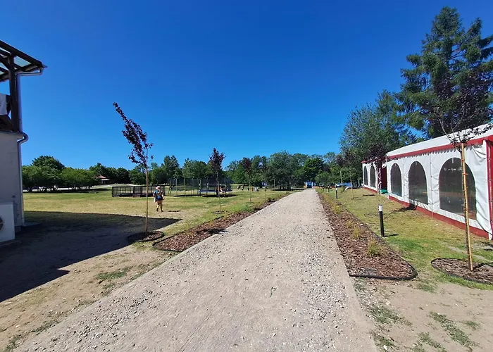 Osrodek Wczasowy Ostrow Pieckowski 山林小屋